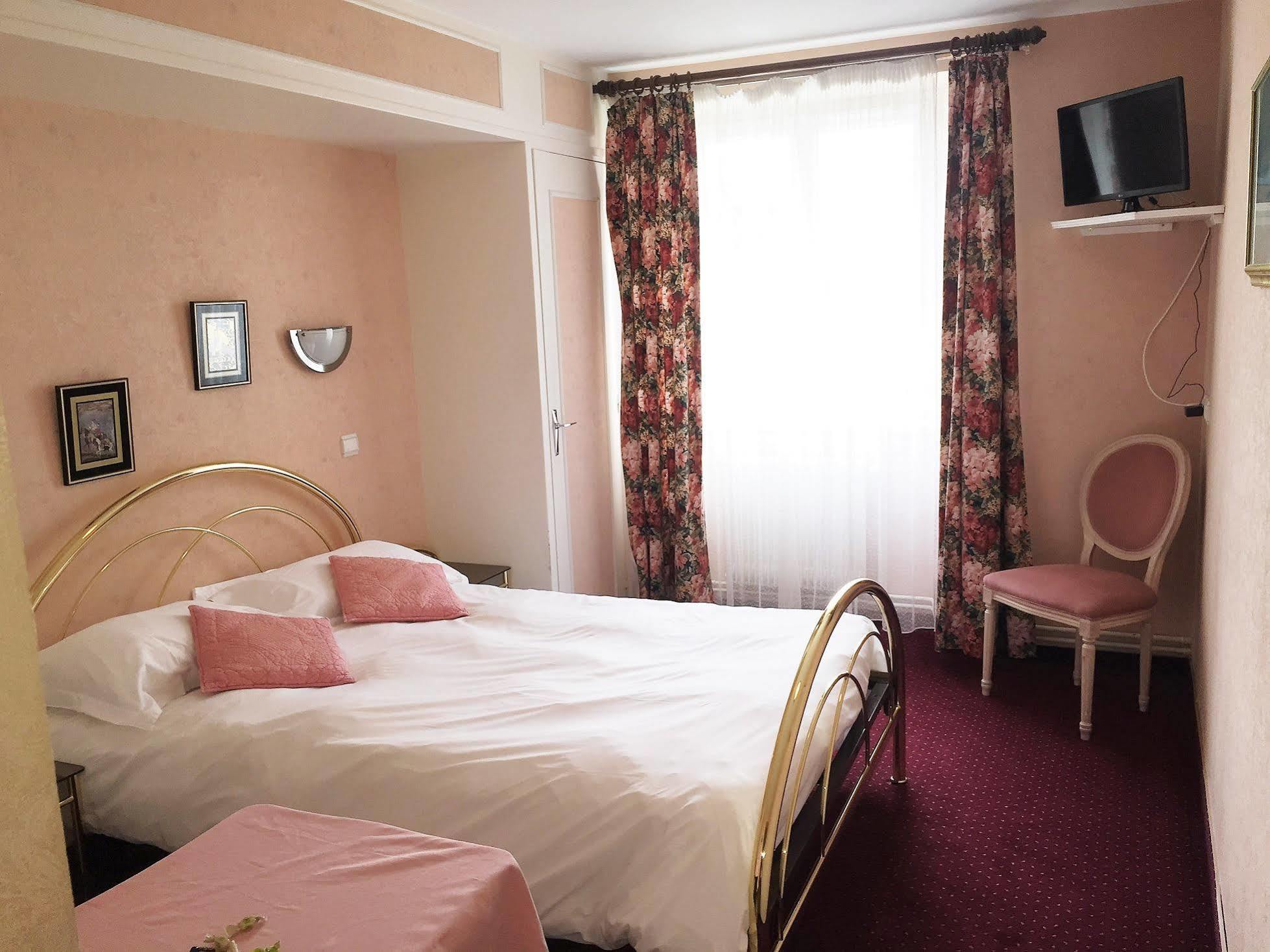 Hotel Le Rocher Blanc Albaret-Sainte-Marie Luaran gambar